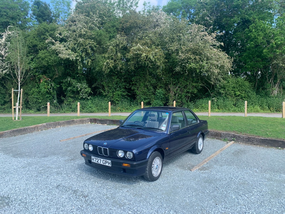 1990 BMW 3 Series Image 3